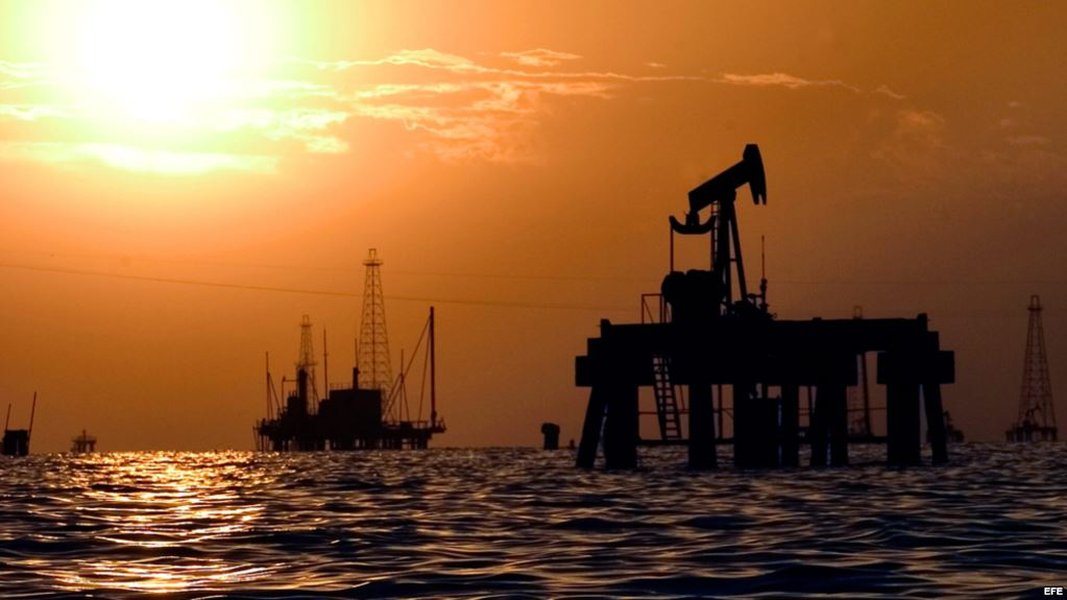 oil rig venezuela sunset