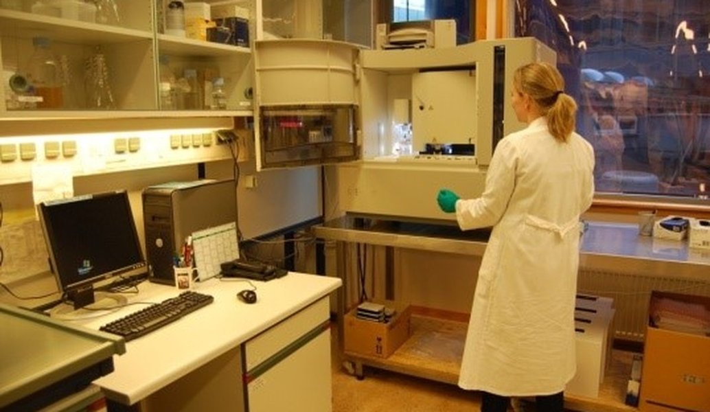 laboratory genetics equipment