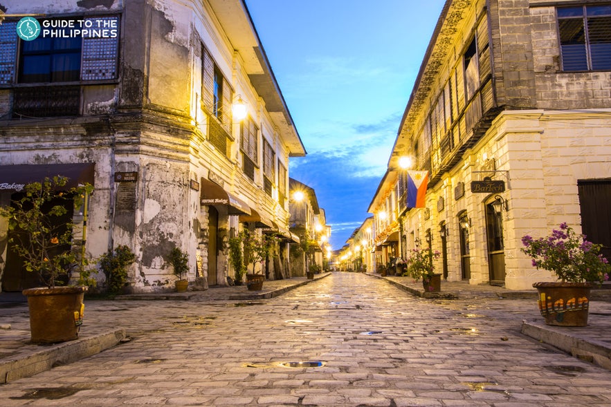 philippines streets and historical monuments