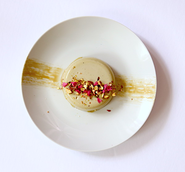 pistachios dessert plating