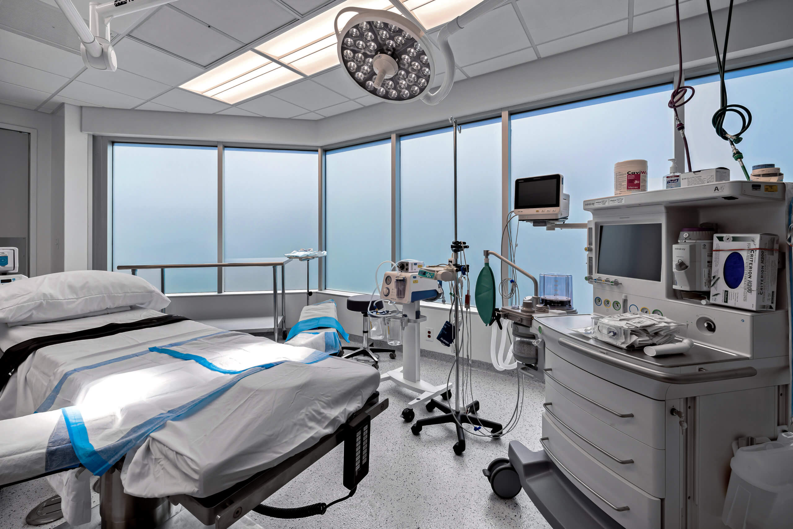 facial surgery instrumentation clinic room