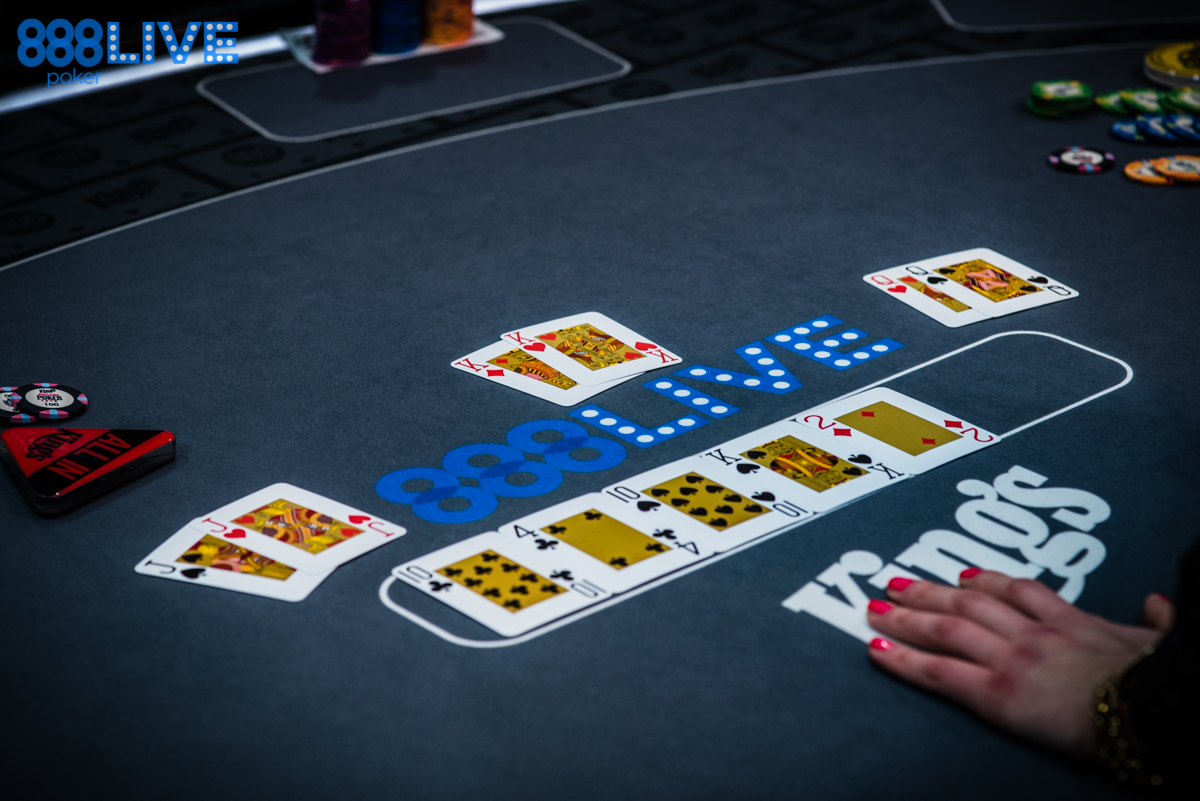 poker table live cash game items