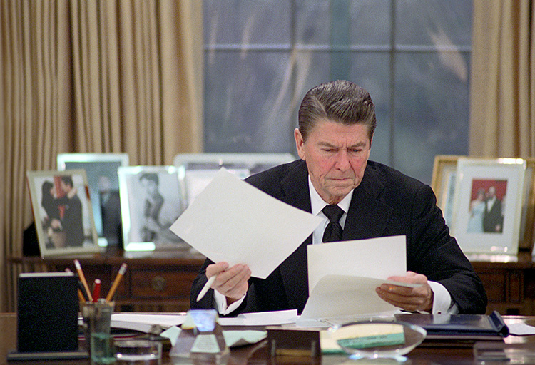 presidential office writing