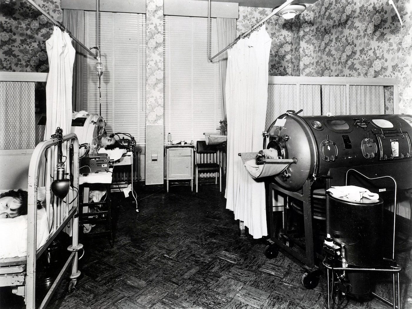 scenery of lungs and medical equipment
