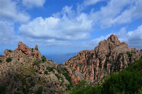 corsica hiking trails scenery