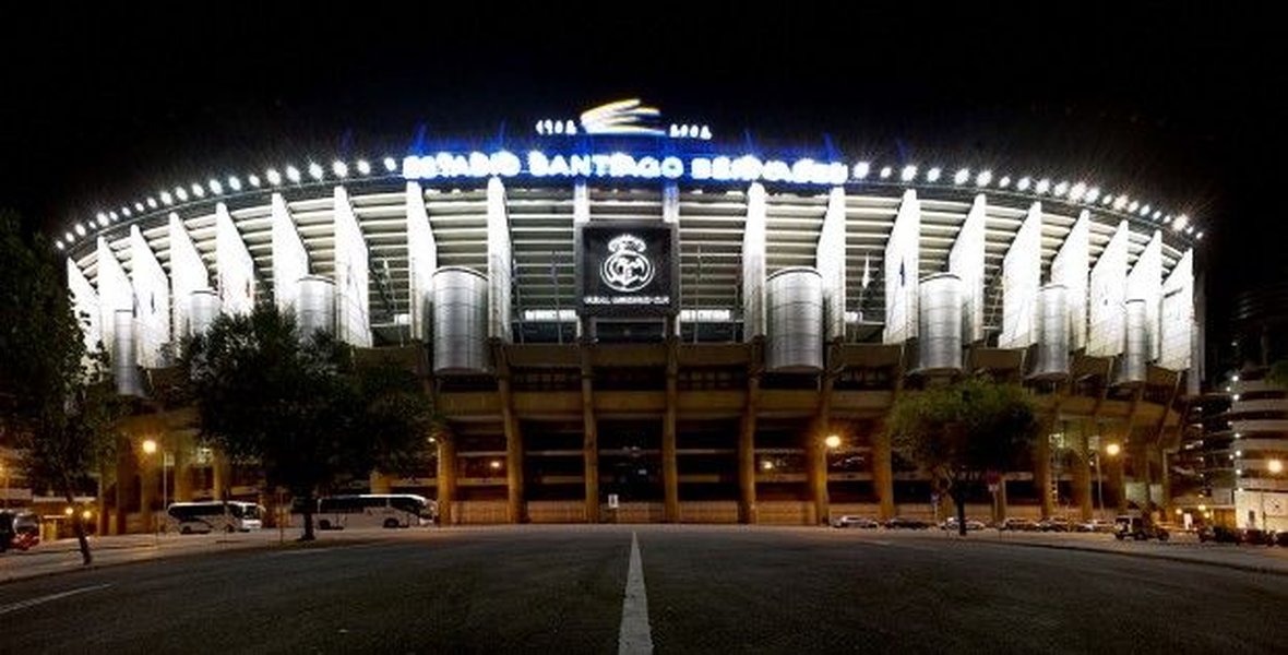 Stadion Santiago Bernabéu nocą
