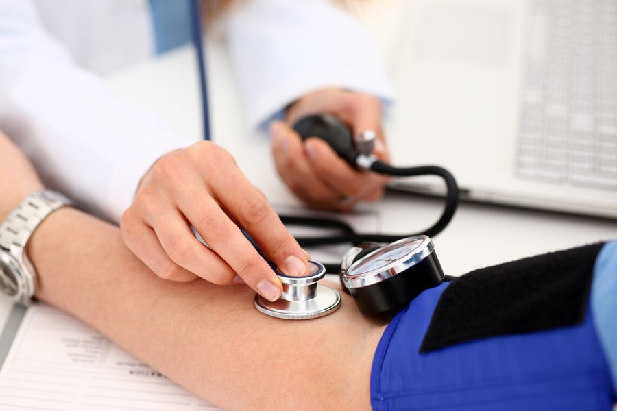reducing-nurse-burnout-management-1xigdnap