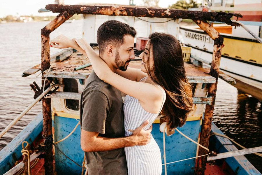 Understanding the Five Stages of a Relationship