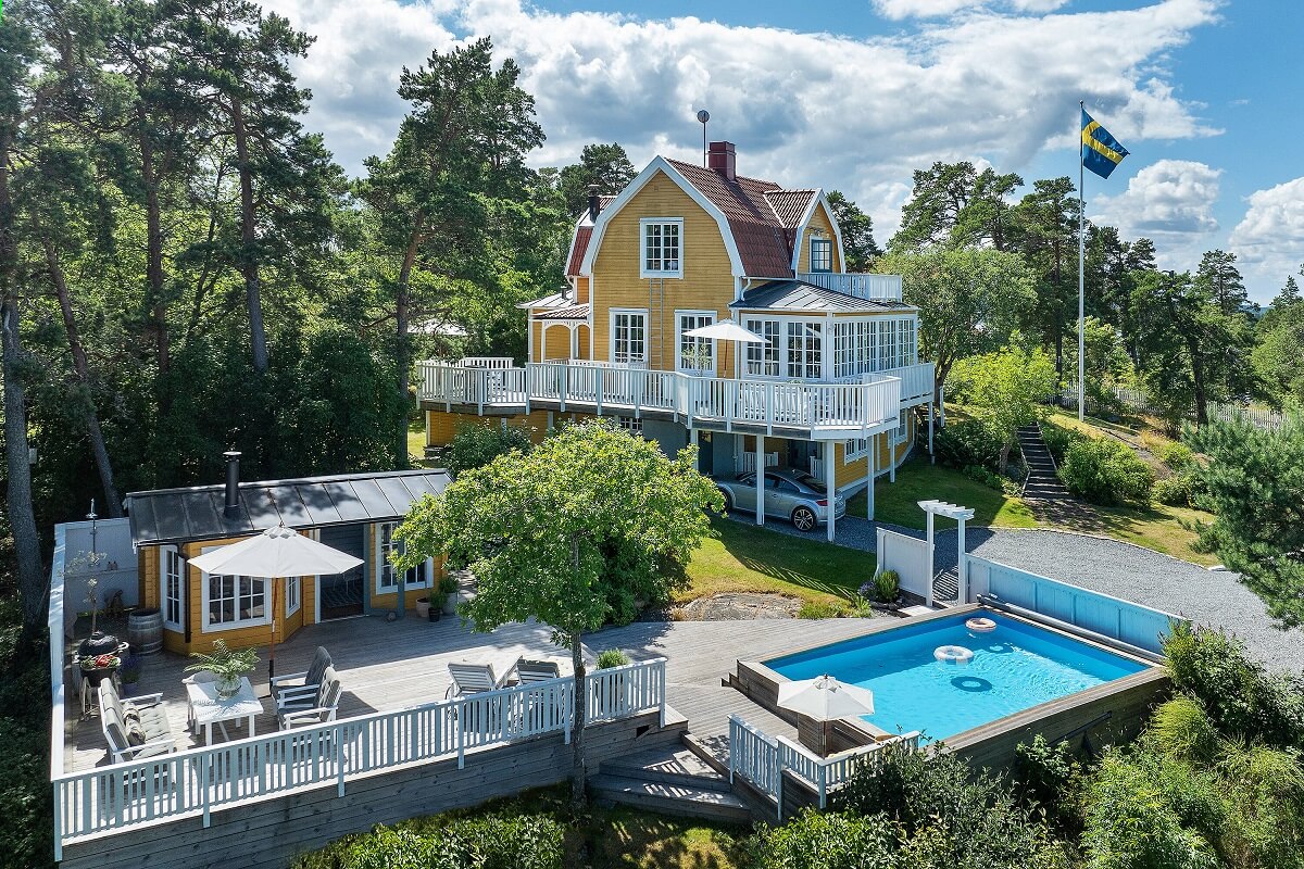 swedish villa landscape