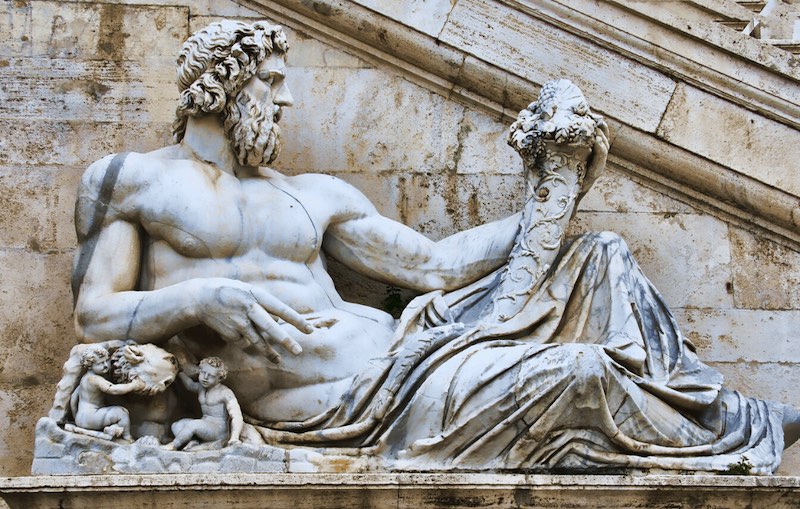 roman architecture and statues