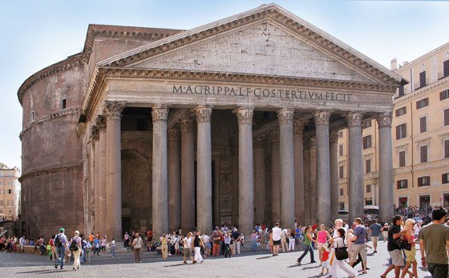 classical sculptures and roman architecture