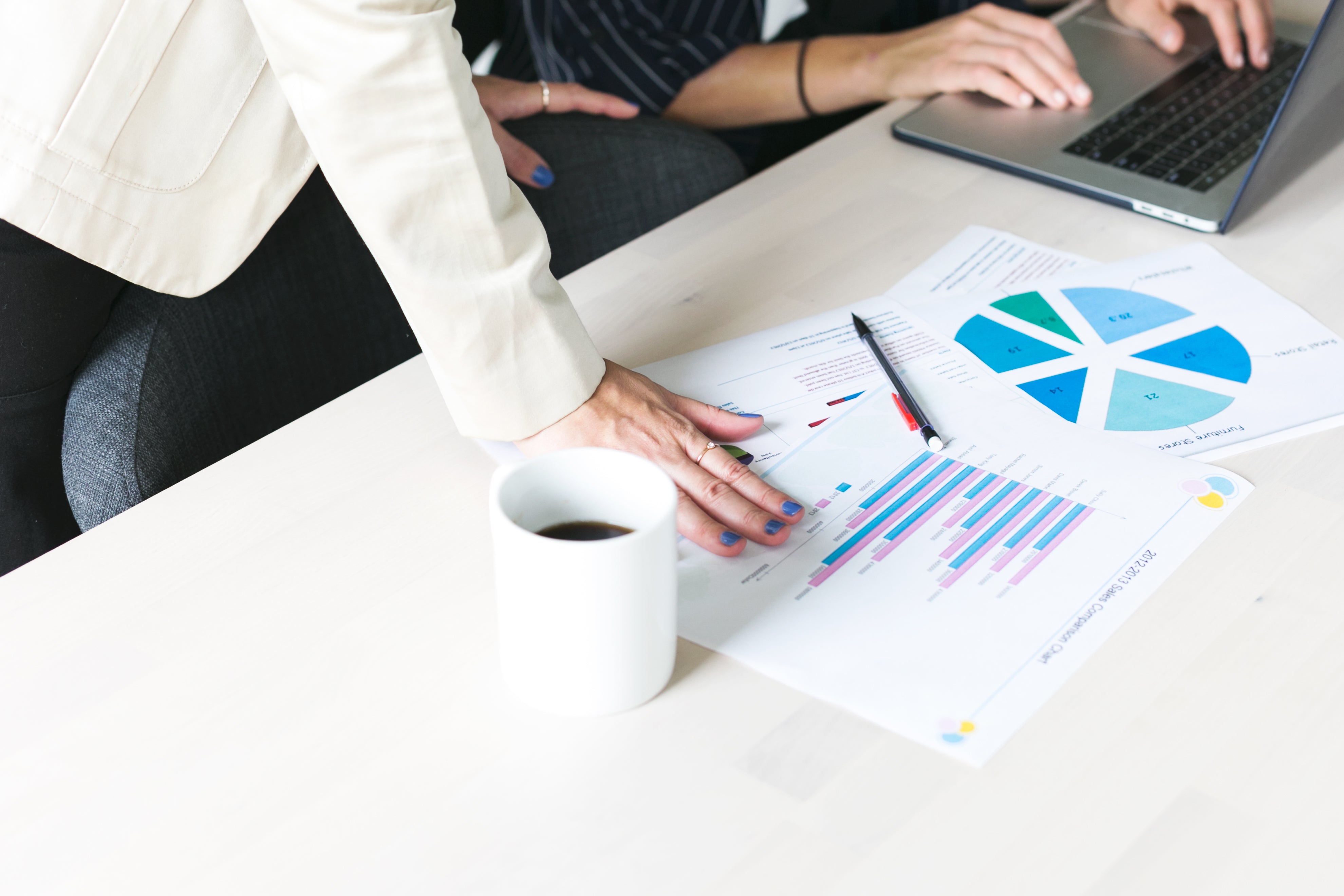 business sales numbers desk