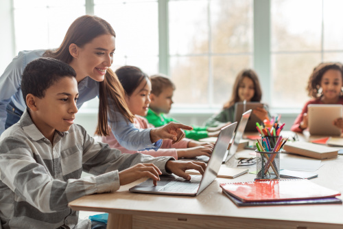 classroom technology, students computers, digital learning environment
