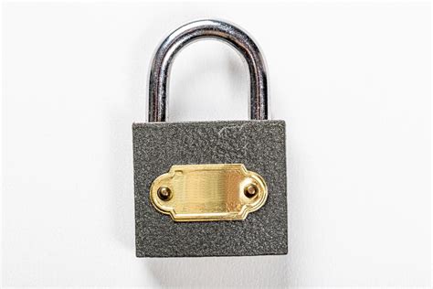 secure padlock photograph