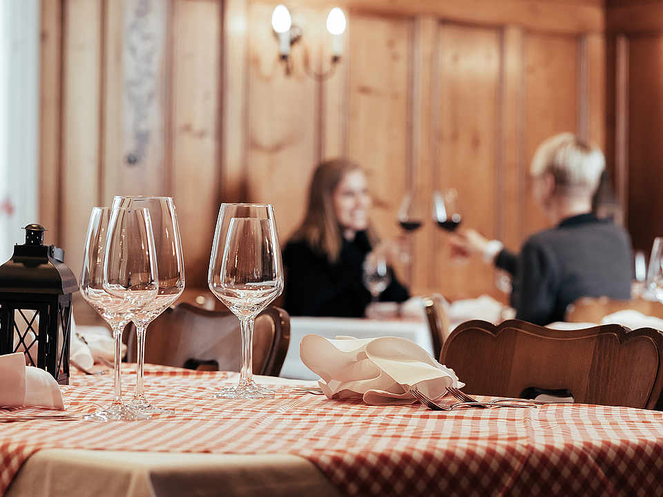 mans seminar hotel charm