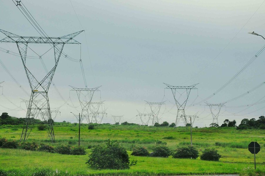 sensor-movimiento-torre-alta-tension-bf65wyv7