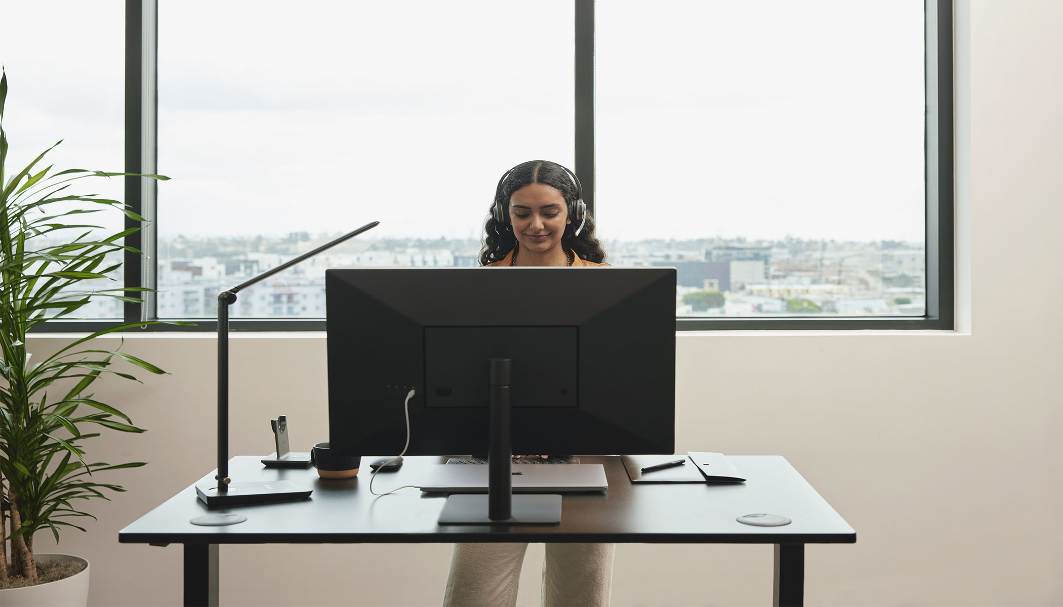 customer service interaction, modern office environment, dynamic human connection