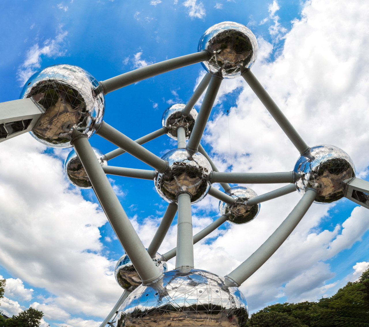 historic european landmarks and memorials
