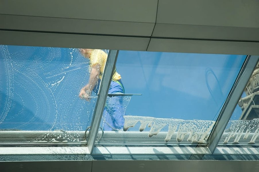 start-window-cleaning-business-guide-npdi8o5g