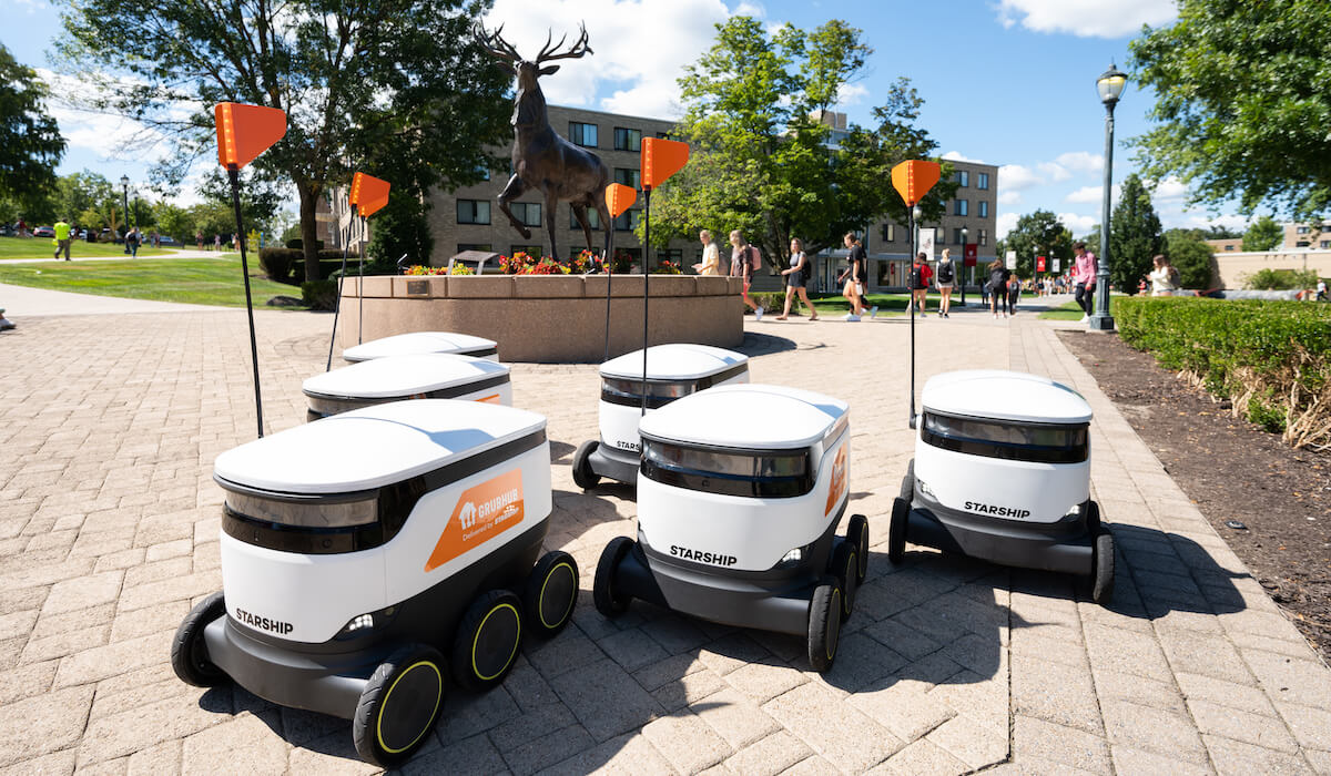 students ordering food delivery on campus