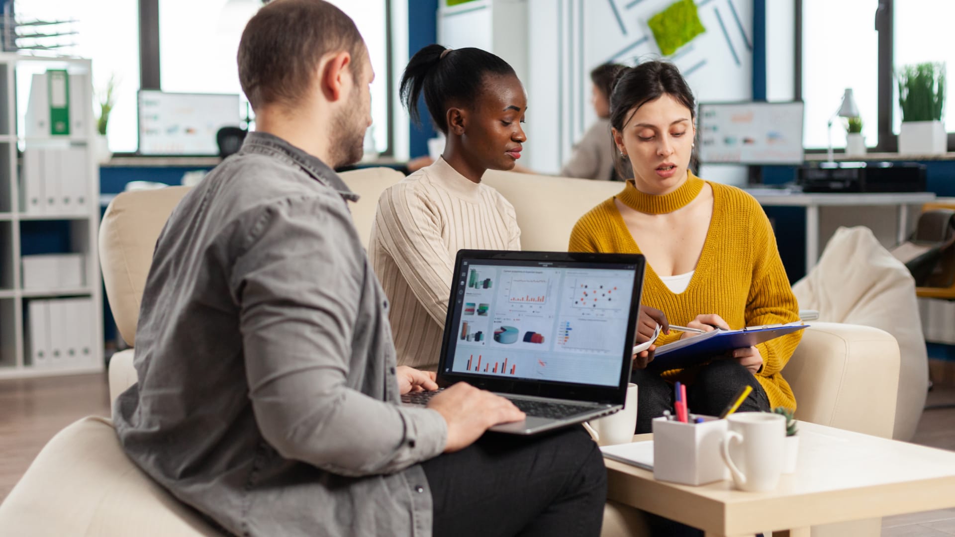 it employees working digital tools