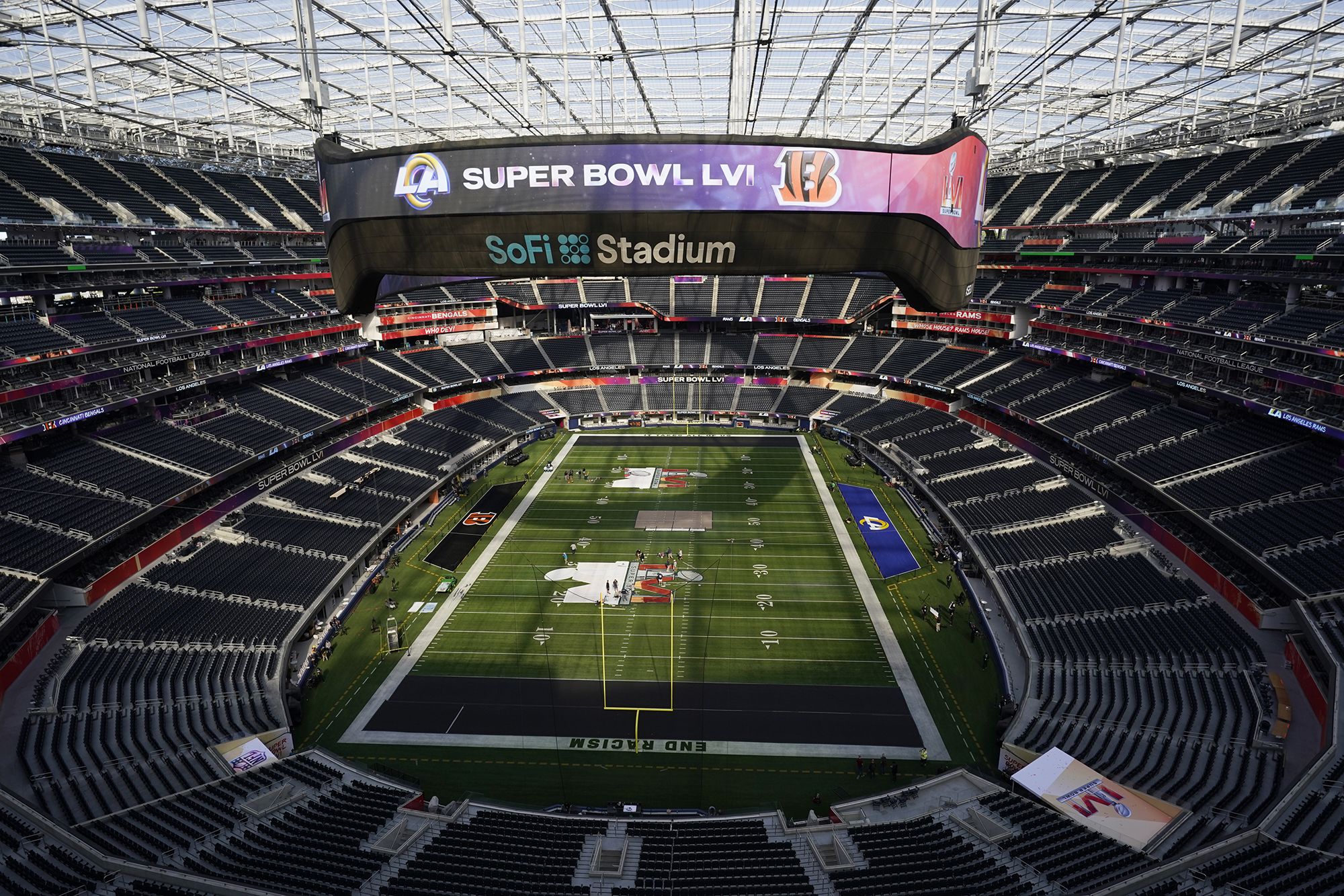 super bowl football stadium