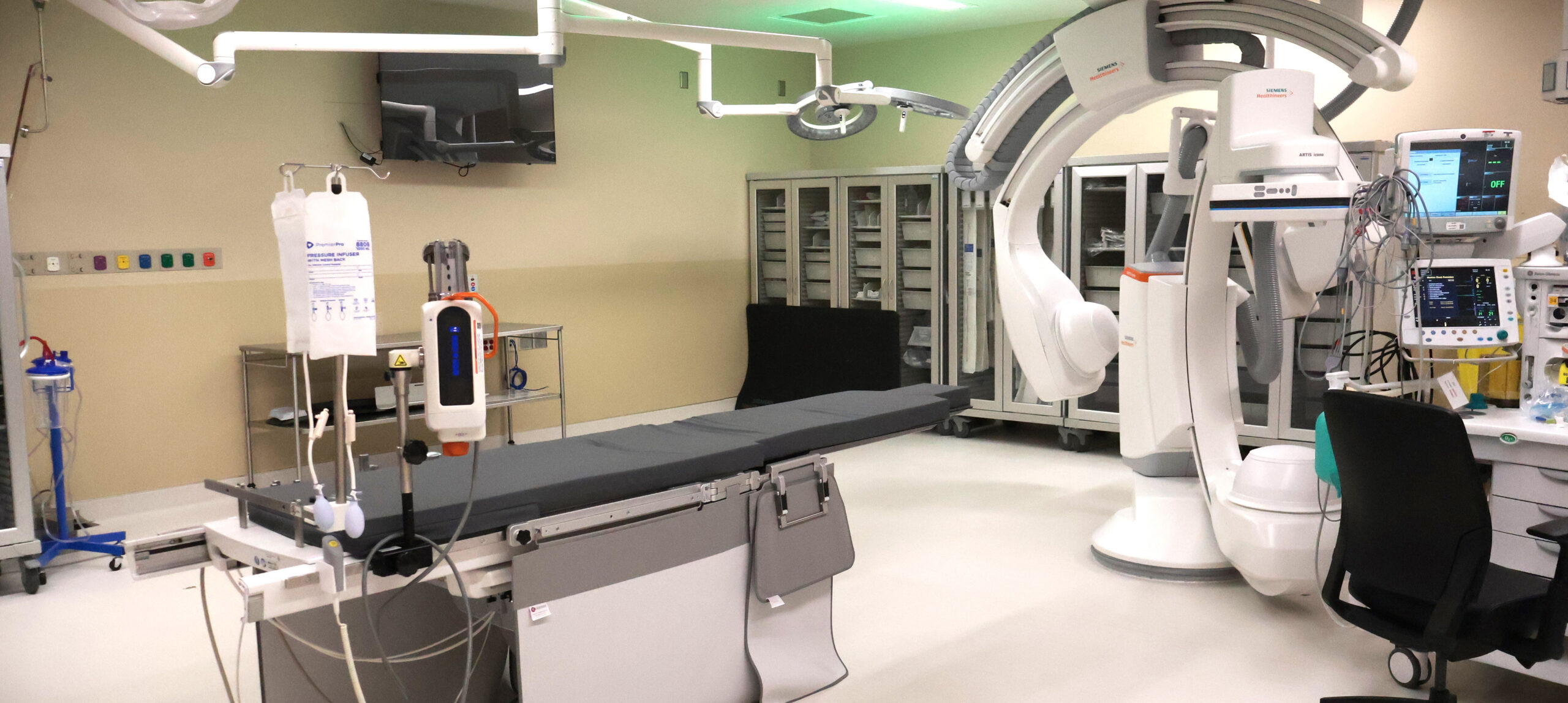 advanced surgical operating room modern medical technology