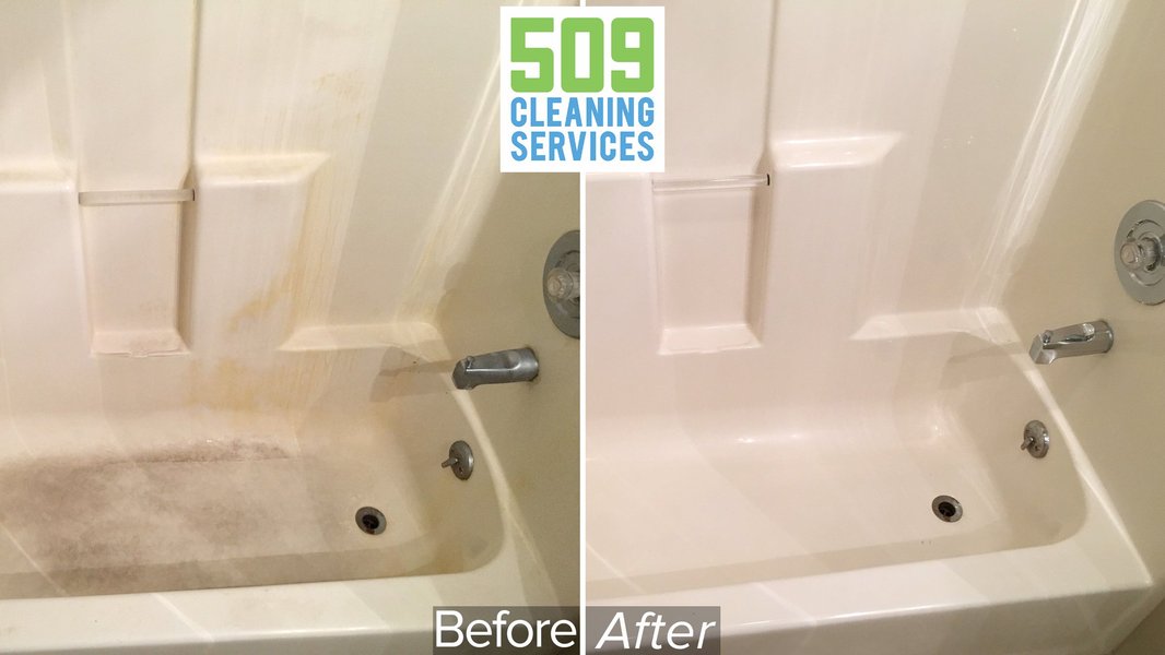 Before and after of a deep-cleaned bathtub.