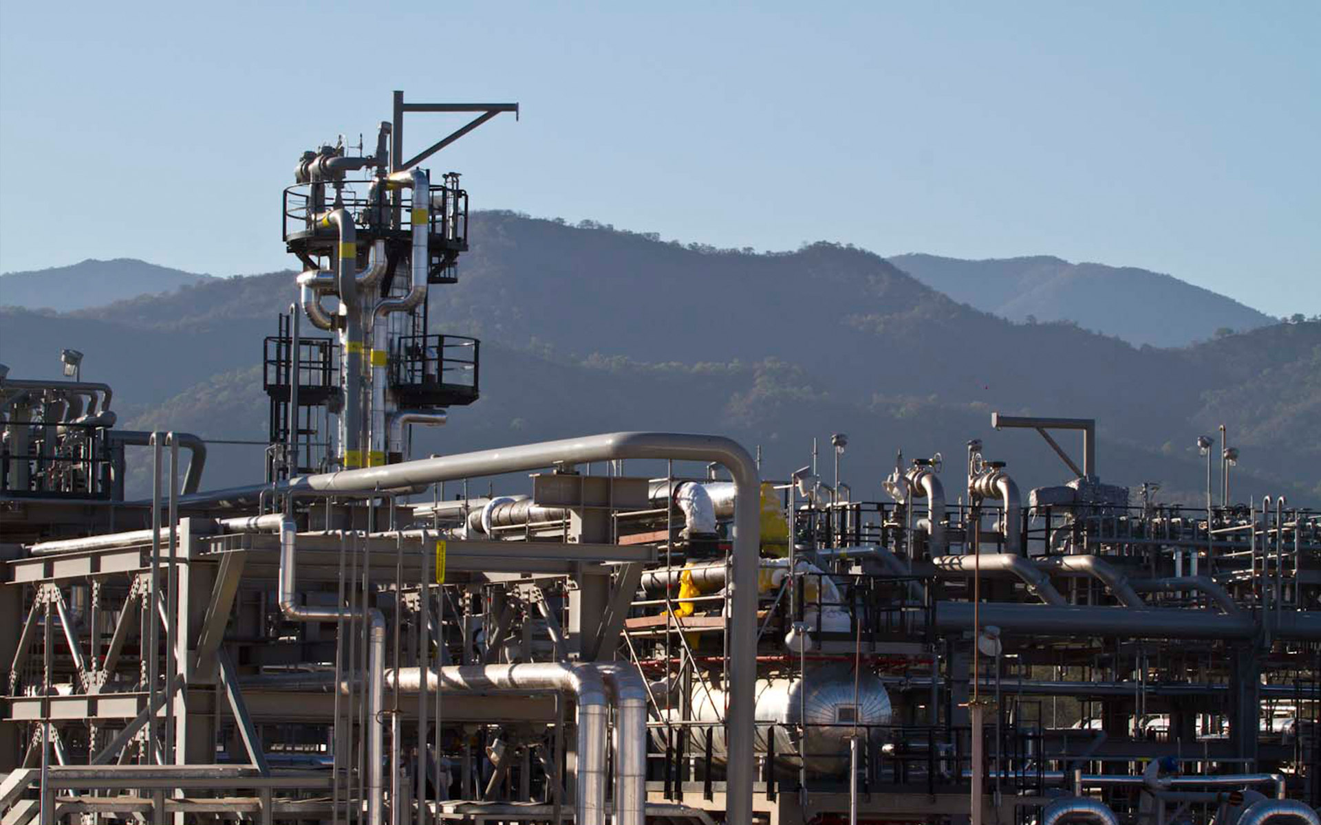 bolivia oil plant model