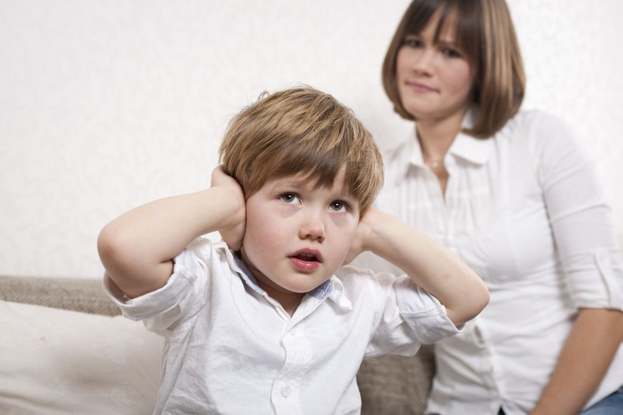 toddler-listening-obedience-challenges-jpac3mnm