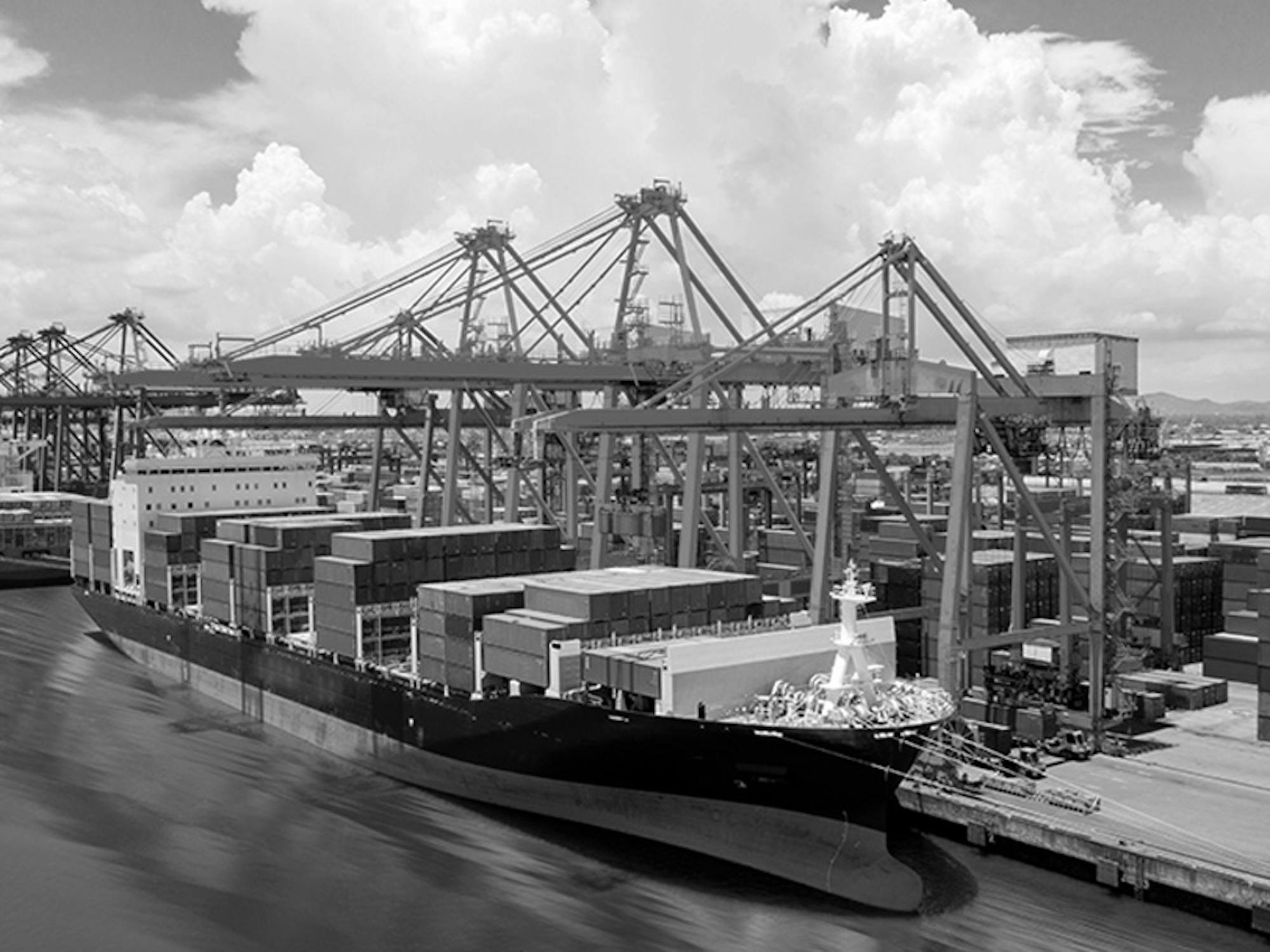 terminal port construction equipment and cargo ships