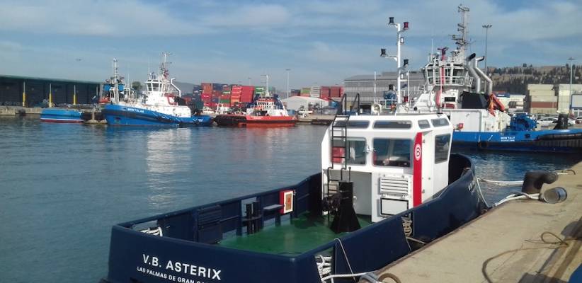 tugboat harbor activity