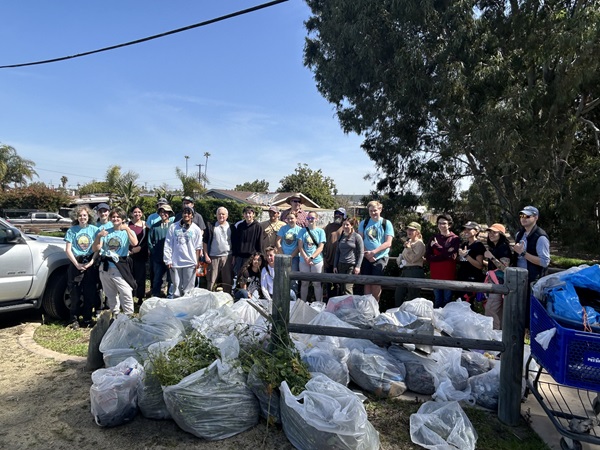 community work public spaces, workers engaging in urban clean up
