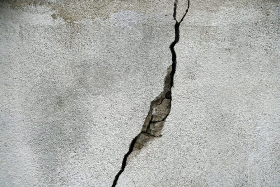 understanding-crack-segmentation-ai-eyced9db