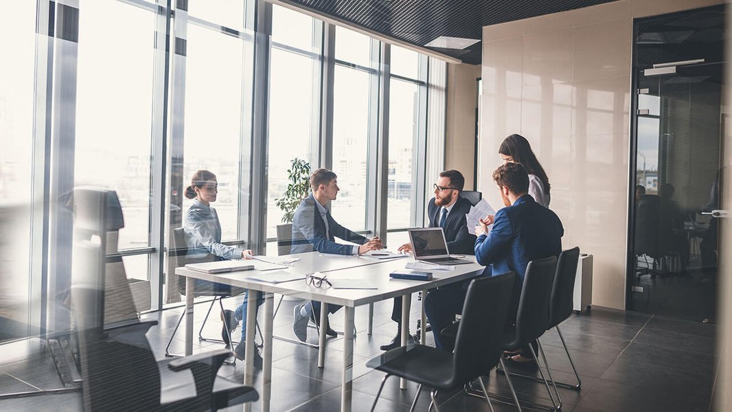 Ithy - Comprehensive Guide to Leading Restructuring and Bankruptcy