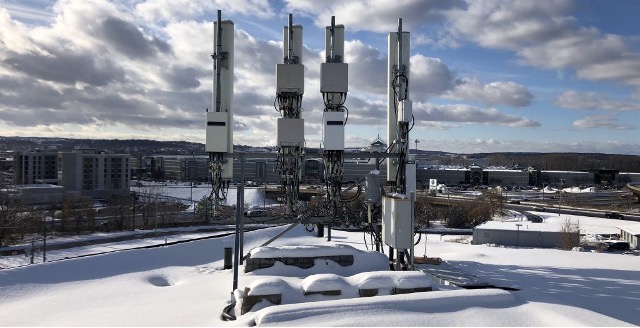 wireless antennas on rooftop