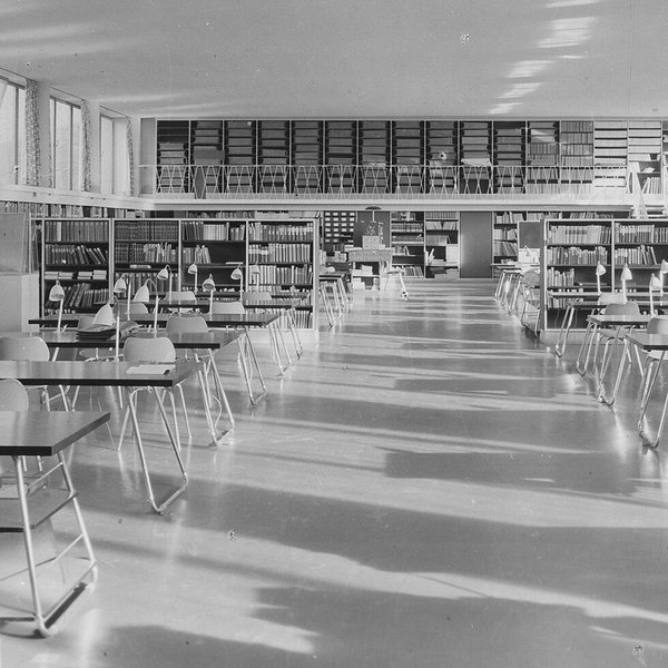 us-libraries-cold-war-mccarthyism-5t24k15h