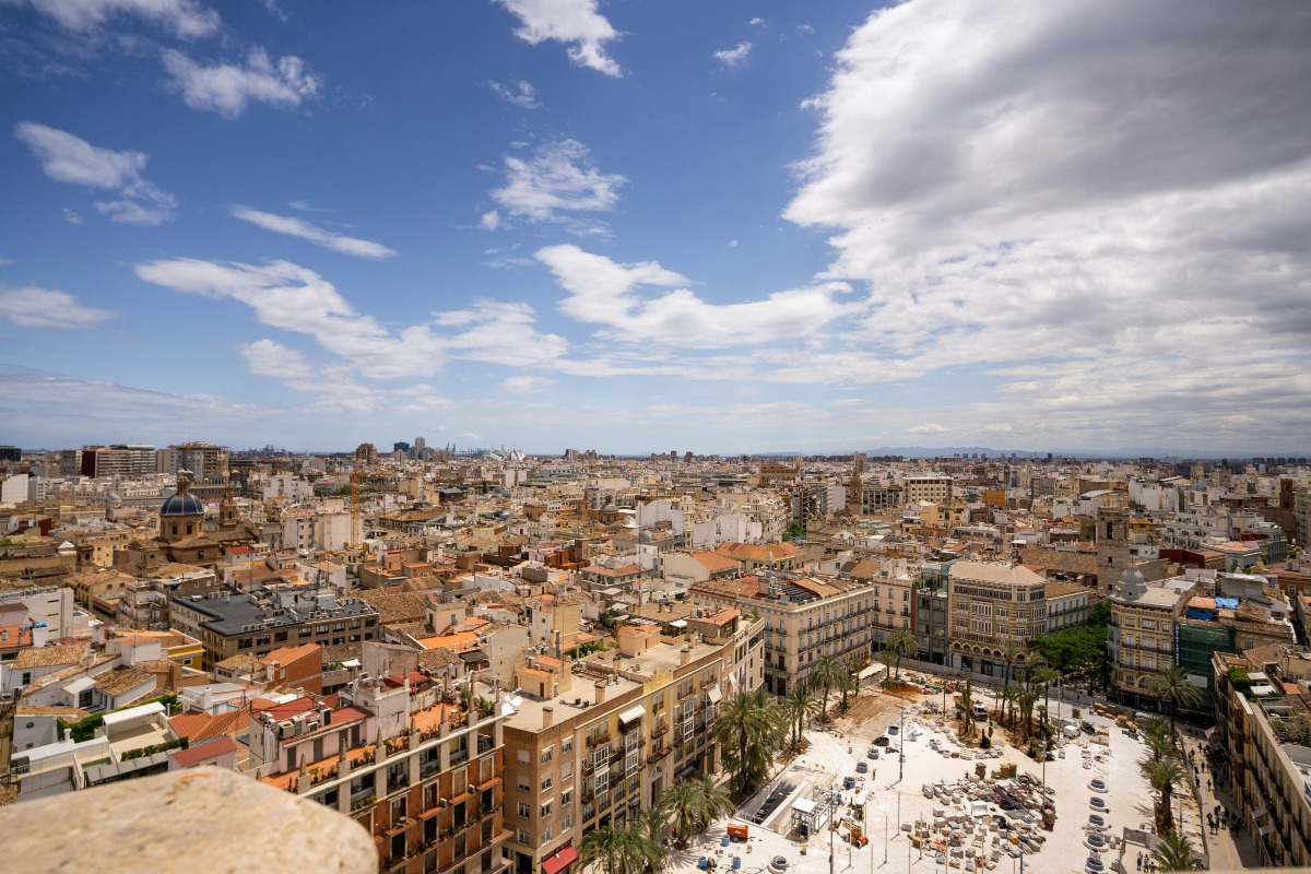 valencia cityscape weather details