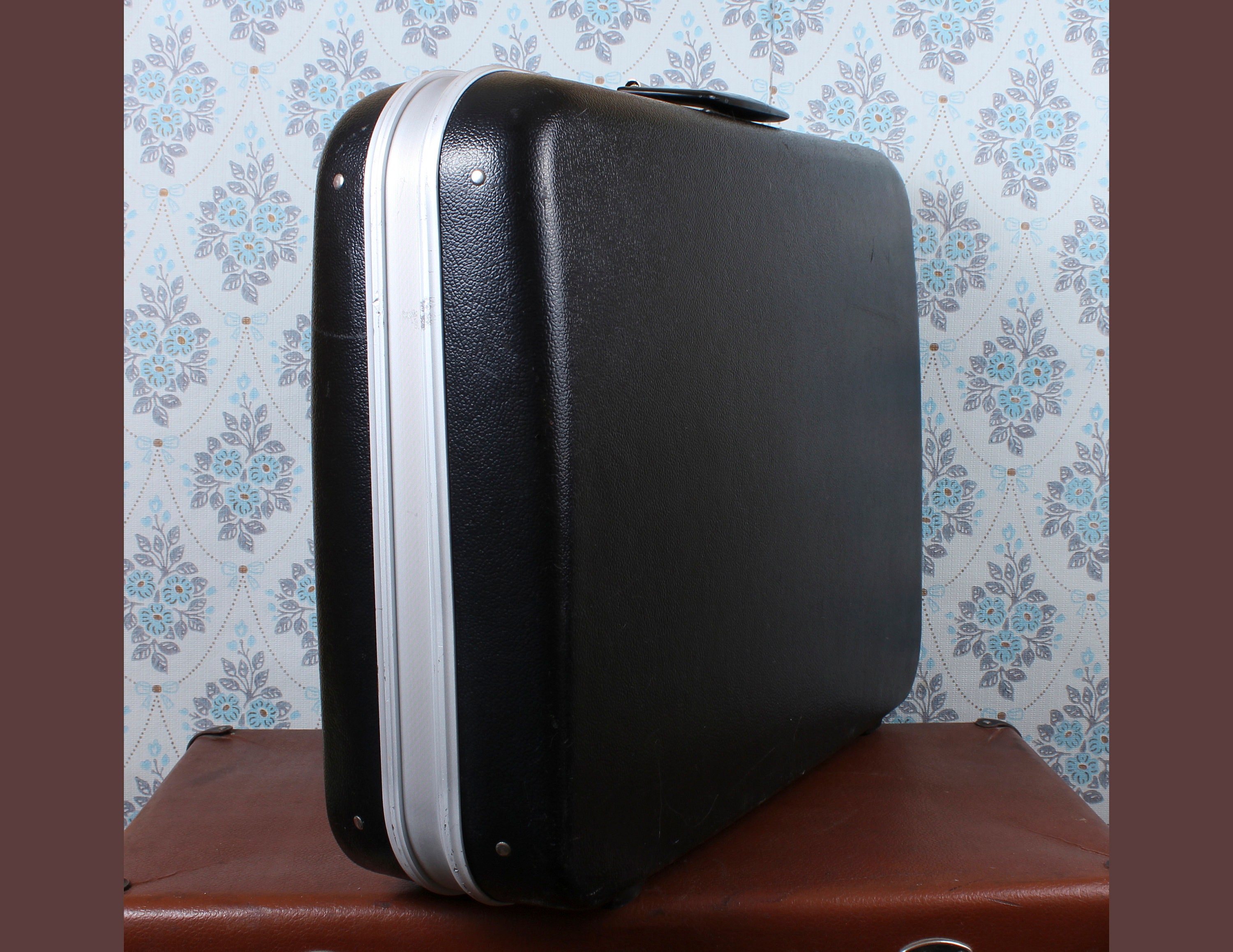 suitcase diplomatic bag