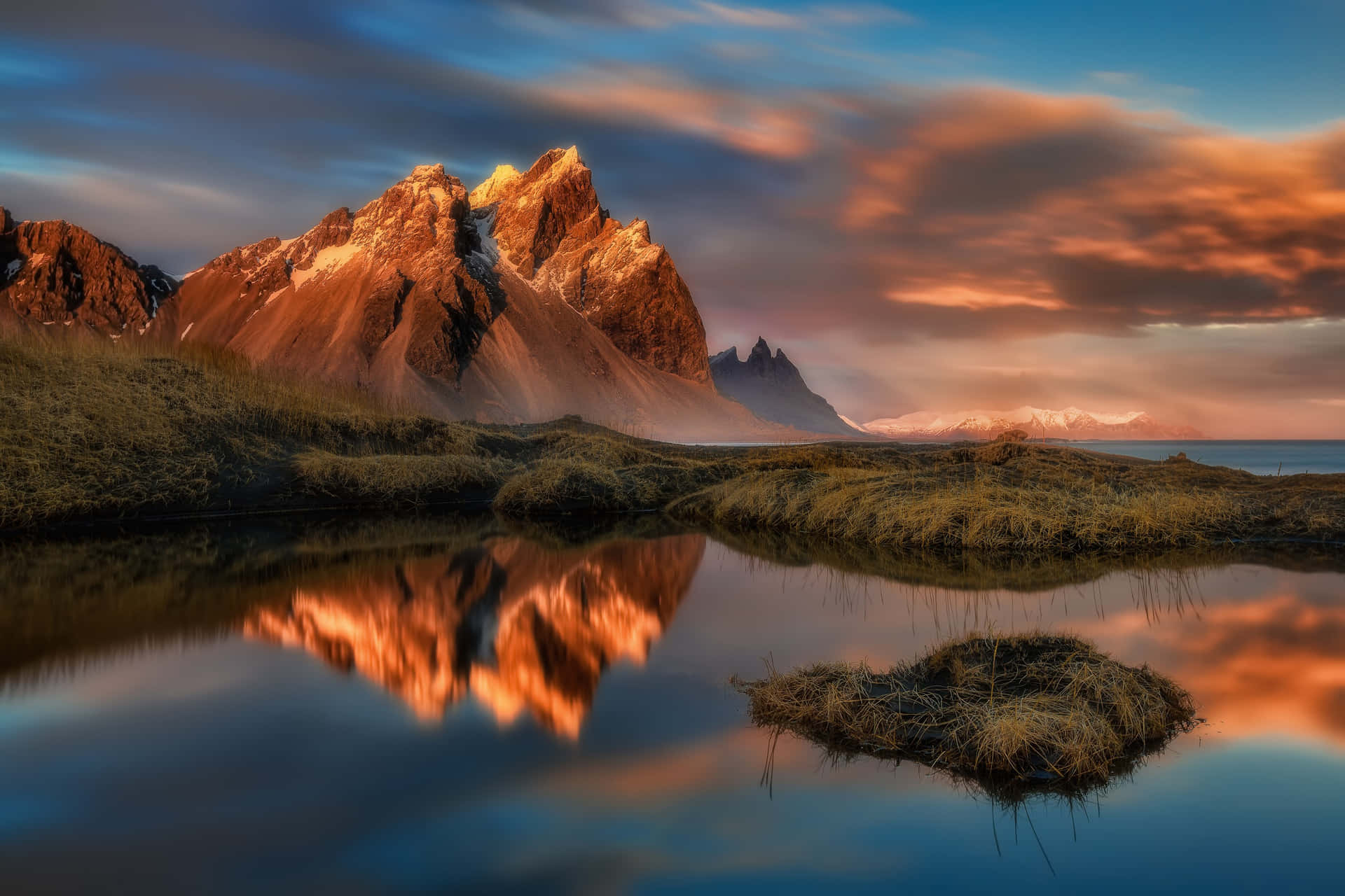 digital search screens scenery