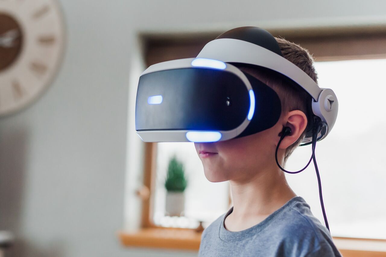 physical vr devices and headsets