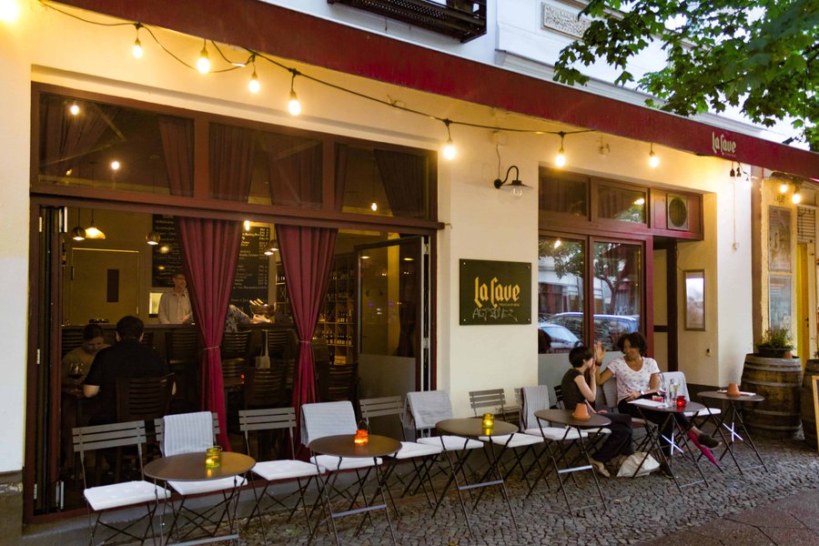 berlin wine bar exterior