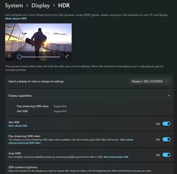 Windows 11 显示设置中的 HDR 和 Auto HDR 开关