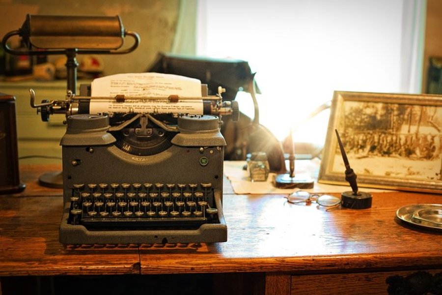 write-bestselling-novel-guide-o4c009kc