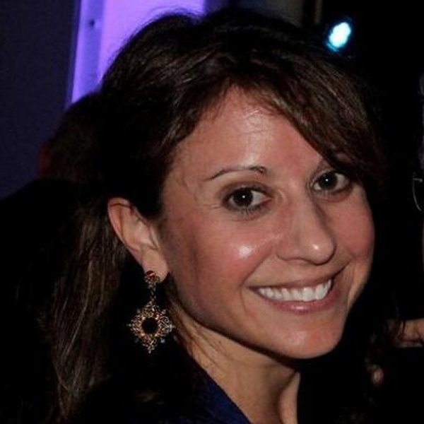 A profile image of Yonah Korngold, a professional in healthcare publishing, indicating her public presence on social media platforms.