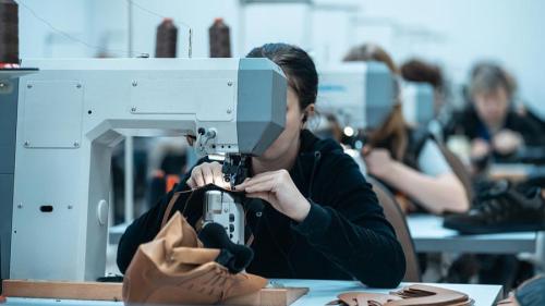 Pole emploi - offre emploi Opérateur maroquinerie (H/F) - Brulon