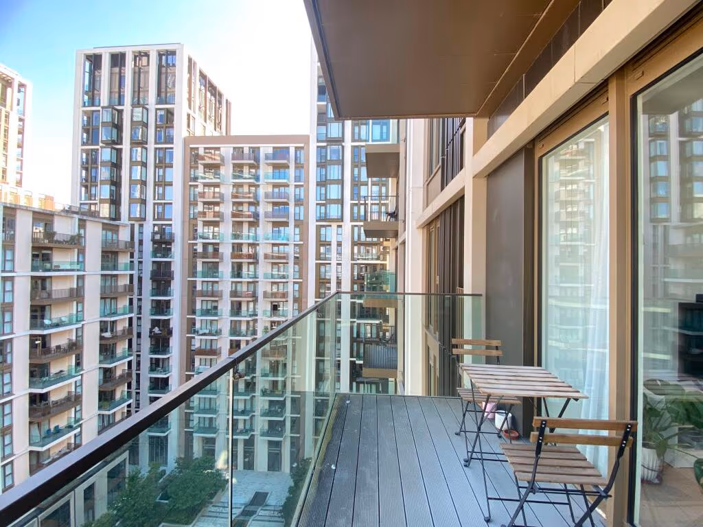 Lincoln Apartments, Lincoln Apartments, with secured car park space, photo 8