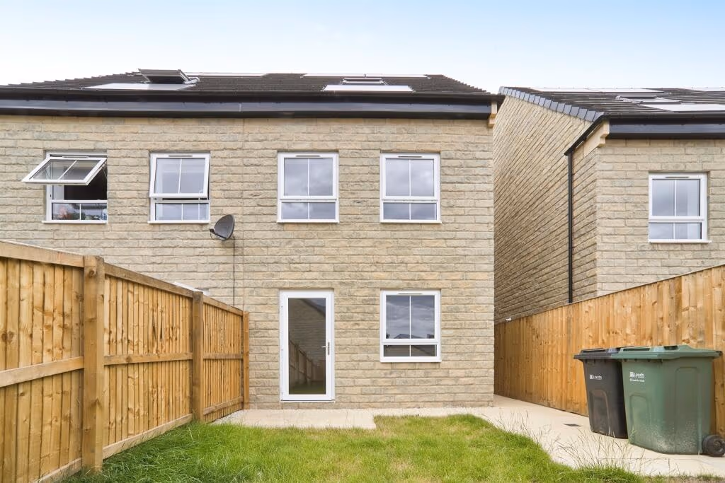 Weavers Place, Weavers Place, PUDSEY, photo 8