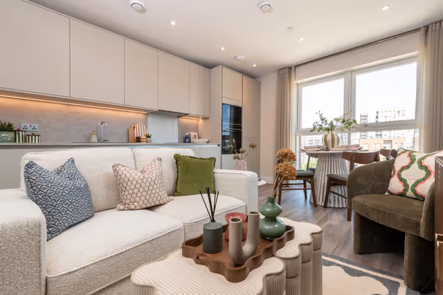 Colindale Gardens, Colindale South