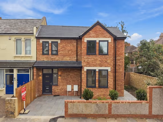 Herongate Road, Aldersbrook